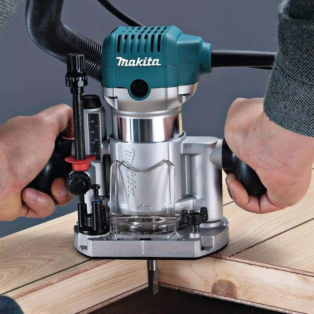 Makita 6.5 Amp 1-1/4 HP Corded Variable Speed Compact Router Kit with 3 Bases