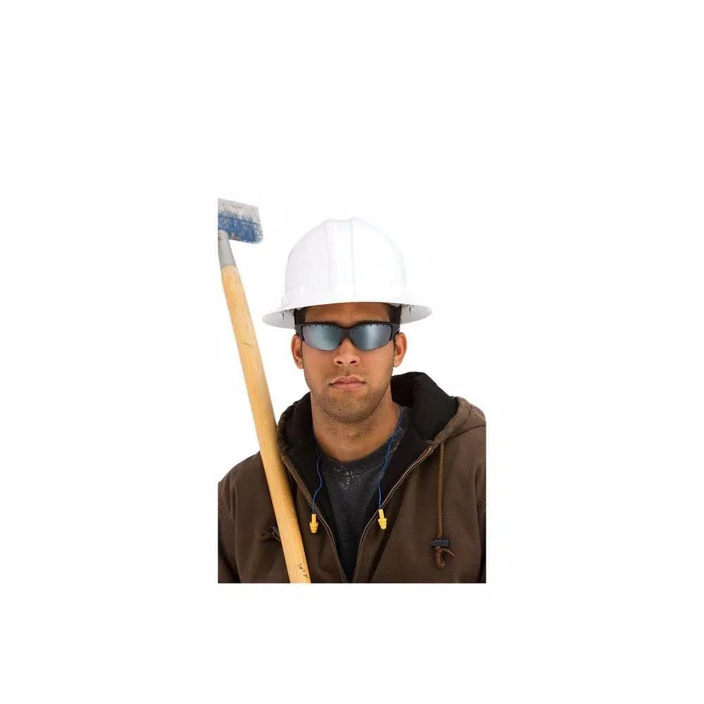 3M White Full-Brim Non-Vented Hard Hat with 4-Point Ratchet Adjustment