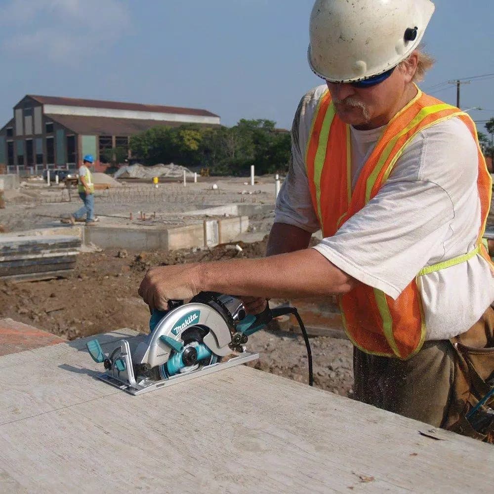 Makita 15 Amp 7-1/4 in. Corded Magnesium Hypoid Circular Saw with 24T Carbide Blade