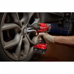 Milwaukee M18 FUEL 1/2 in. High & Mid-Torque Impact Wrench 2-Tool Combo Kit thumbnail 9