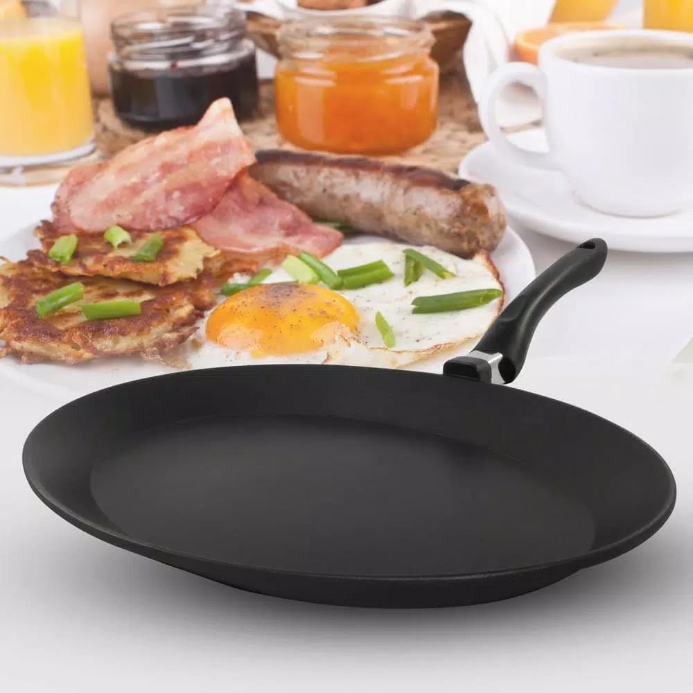 ExcelSteel 11 in. Cast Aluminum Nonstick Oval Frying Pan, Black