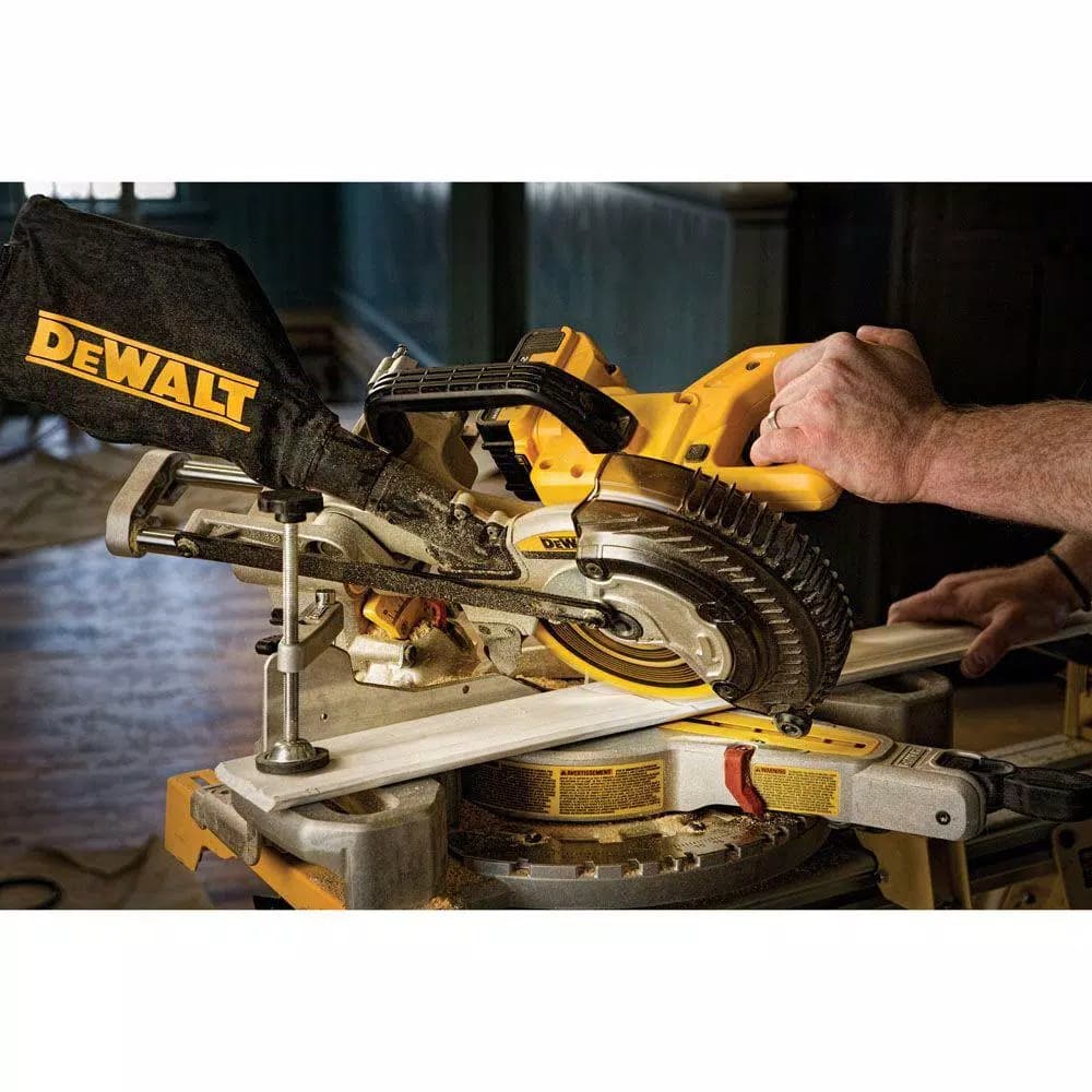 DEWALT 20V MAX Cordless 7-1/4 in. Sliding Compound Miter Saw (Tool-Only)