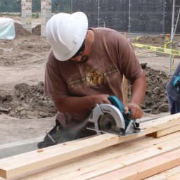 Makita 7-1/4 in. 15 Amp Corded Circular Saw with 24T Carbide Blade and LED Lights thumbnail 14
