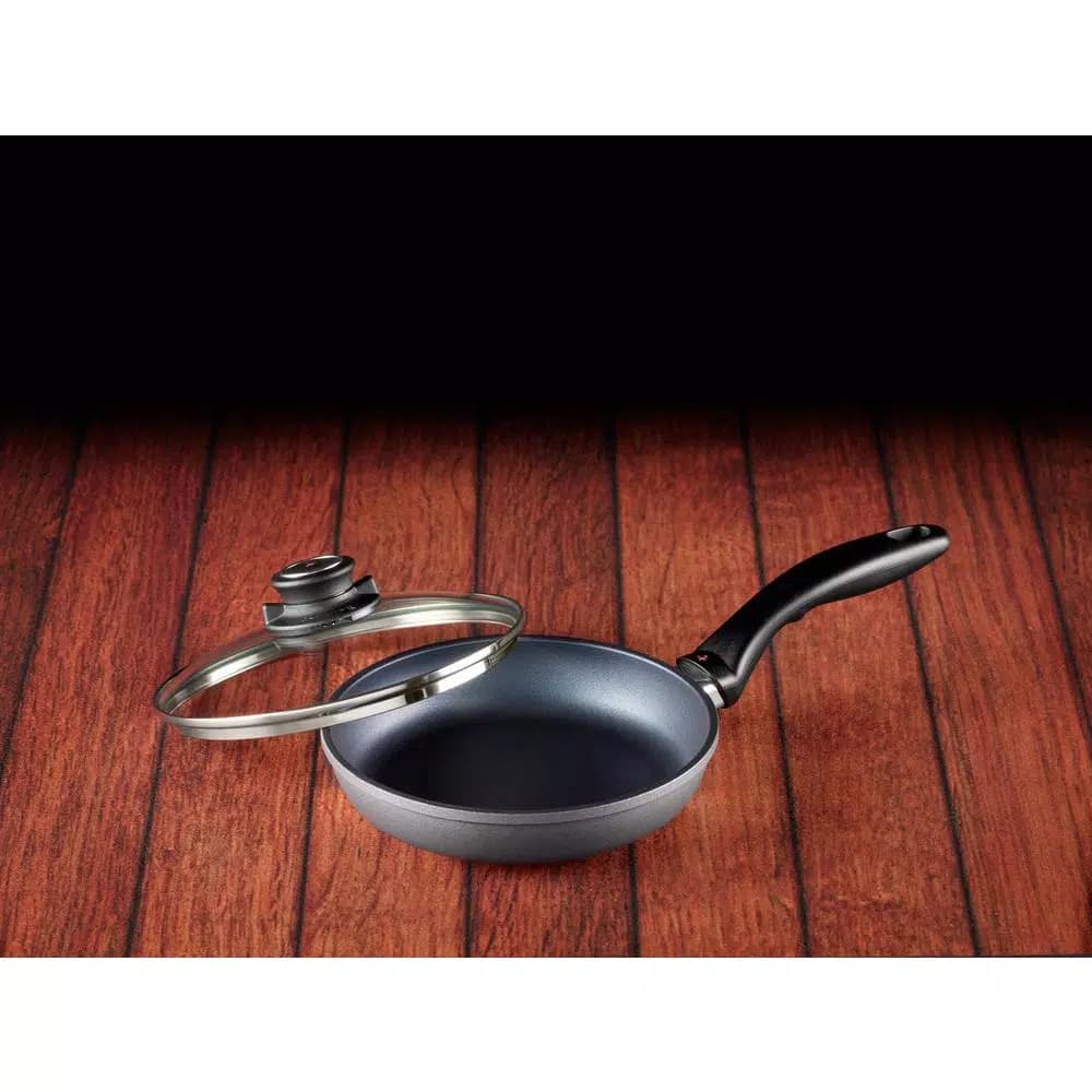 Swiss Diamond 8 in. Cast Aluminum Nonstick Frying Pan with Glass Lid, Gray
