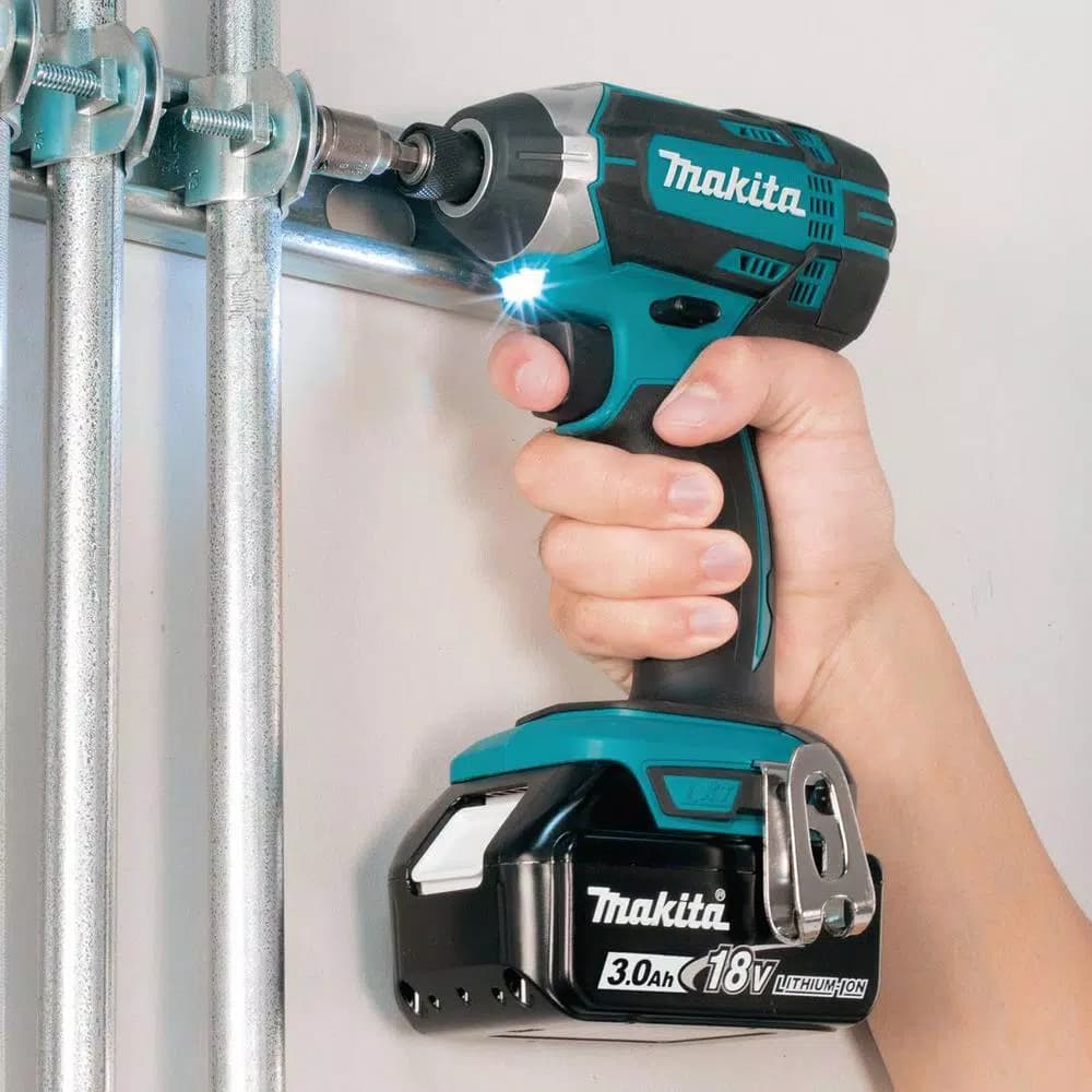 Makita 18V LXT Lithium-Ion Cordless 7-Piece Combo Kit (3.0Ah)