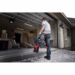 Milwaukee M18 FUEL 7-1/4 in. Dual Bevel Sliding Compound Miter Saw with 8.0 Ah Battery thumbnail 5