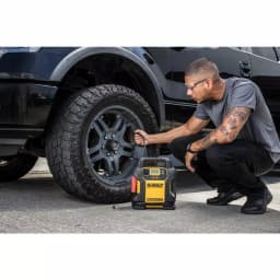DEWALT 1400 Peak Amp Jump Starter with 120 PSI Digital Air Compressor and LED Work Light thumbnail 10