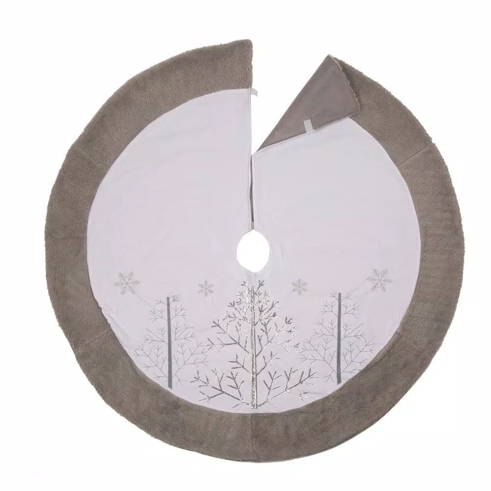 Glitzhome White and Gray Fleece Christmas Decoration Set - 48 in. Tree Skirt and 21 in. Stockings (Set of 3)