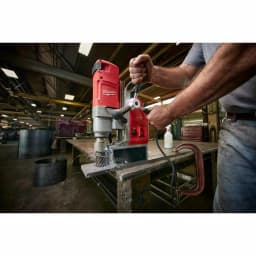Milwaukee 13 Amp 1-5/8 in. Electromagnetic Drill Kit thumbnail 11