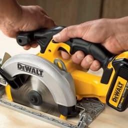 DEWALT DCS391P1 20V MAX Cordless 6-1/2 in. Circular Saw Kit with 5.0 Ah Battery and Charger thumbnail 11
