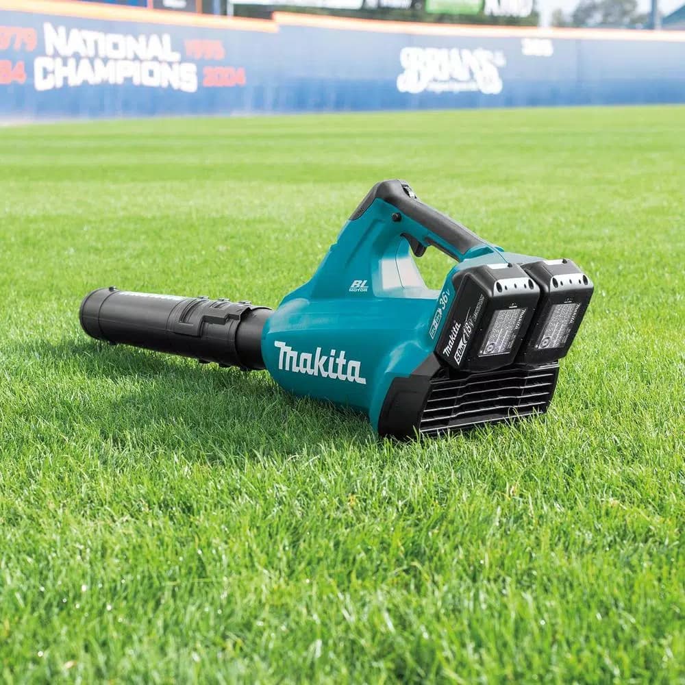 Makita 18V X2 (36V) LXT Brushless Cordless Blower Kit with (2) 5.0Ah Batteries and Dual Port Rapid Charger