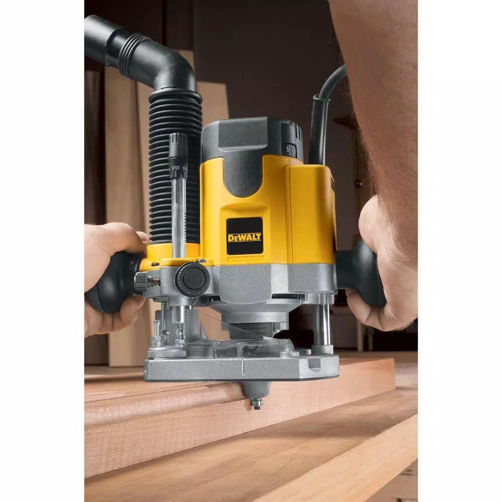 DEWALT DW621 2 HP Electronic Variable Speed Plunge Router