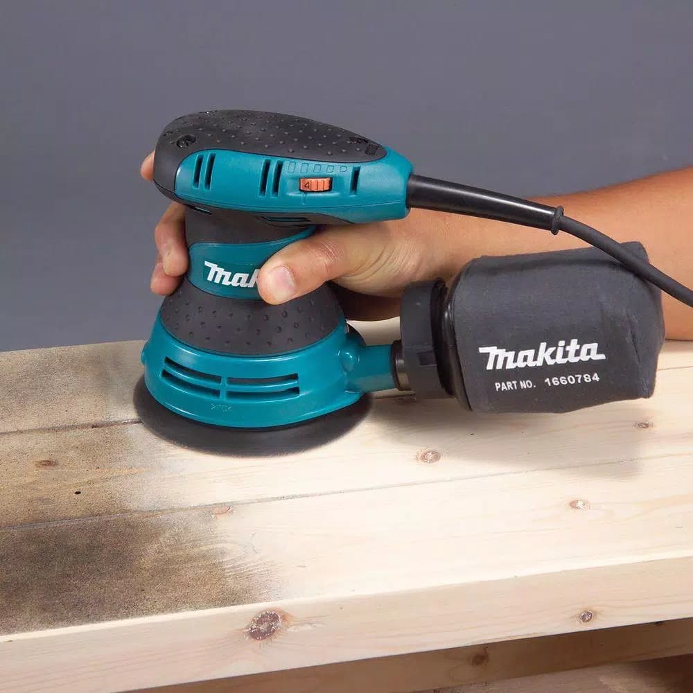 Makita BO5031K 5 in. Corded Random Orbital Sander with Variable Speed and Tool Case