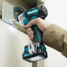 Makita 12V MAX CXT Brushless 1/4 in. Cordless Impact Driver Kit with (2) 2.0Ah Batteries, Charger, and Hard Case thumbnail 8