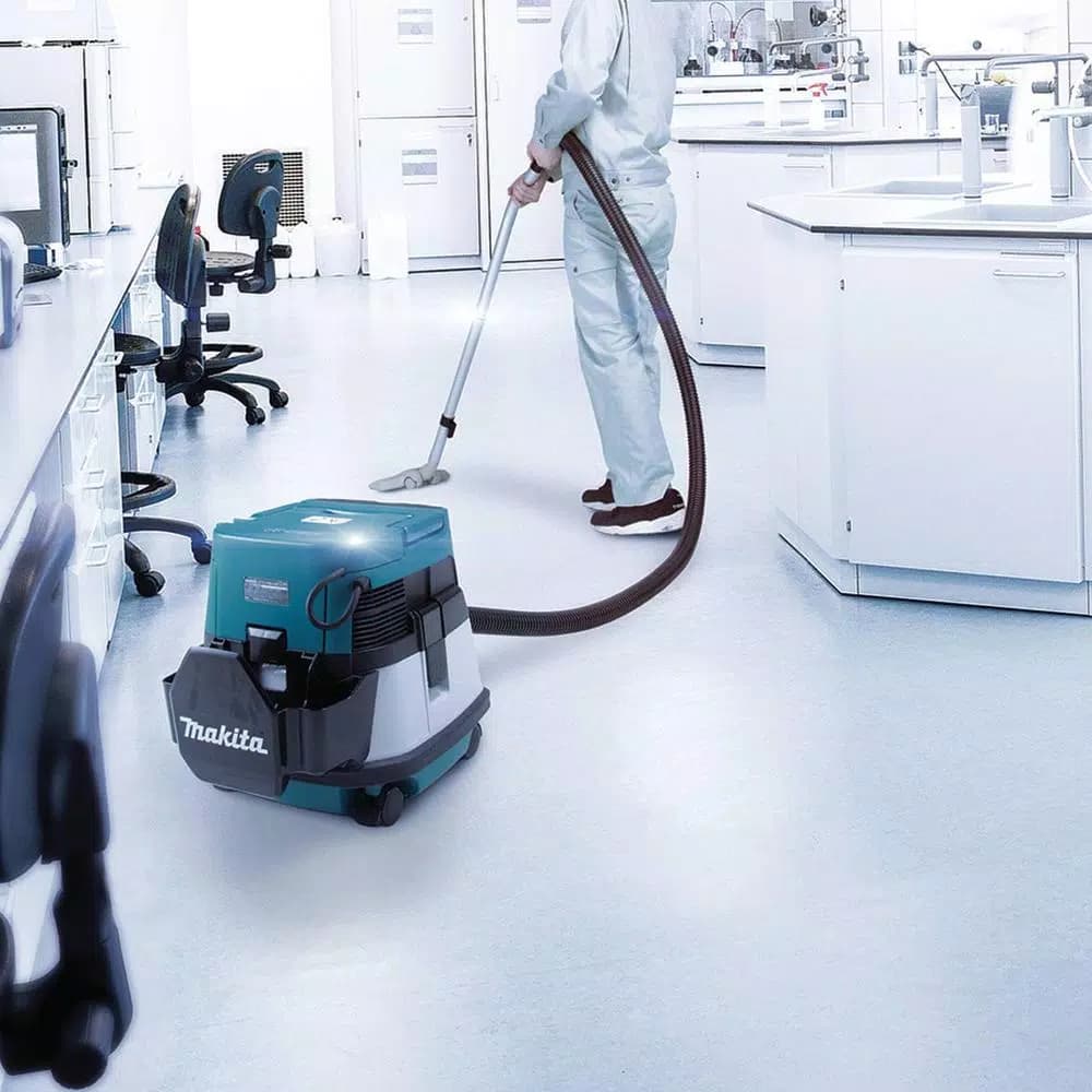 Makita 18V X2 LXT Cordless/Corded 2.1 Gallon Dry Vacuum (Tool Only)