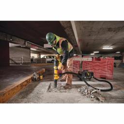 DEWALT 60V MAX FLEXVOLT Cordless Brushless 2 in. SDS MAX Combination Rotary Hammer Kit with (2) 12.0Ah Batteries thumbnail 10