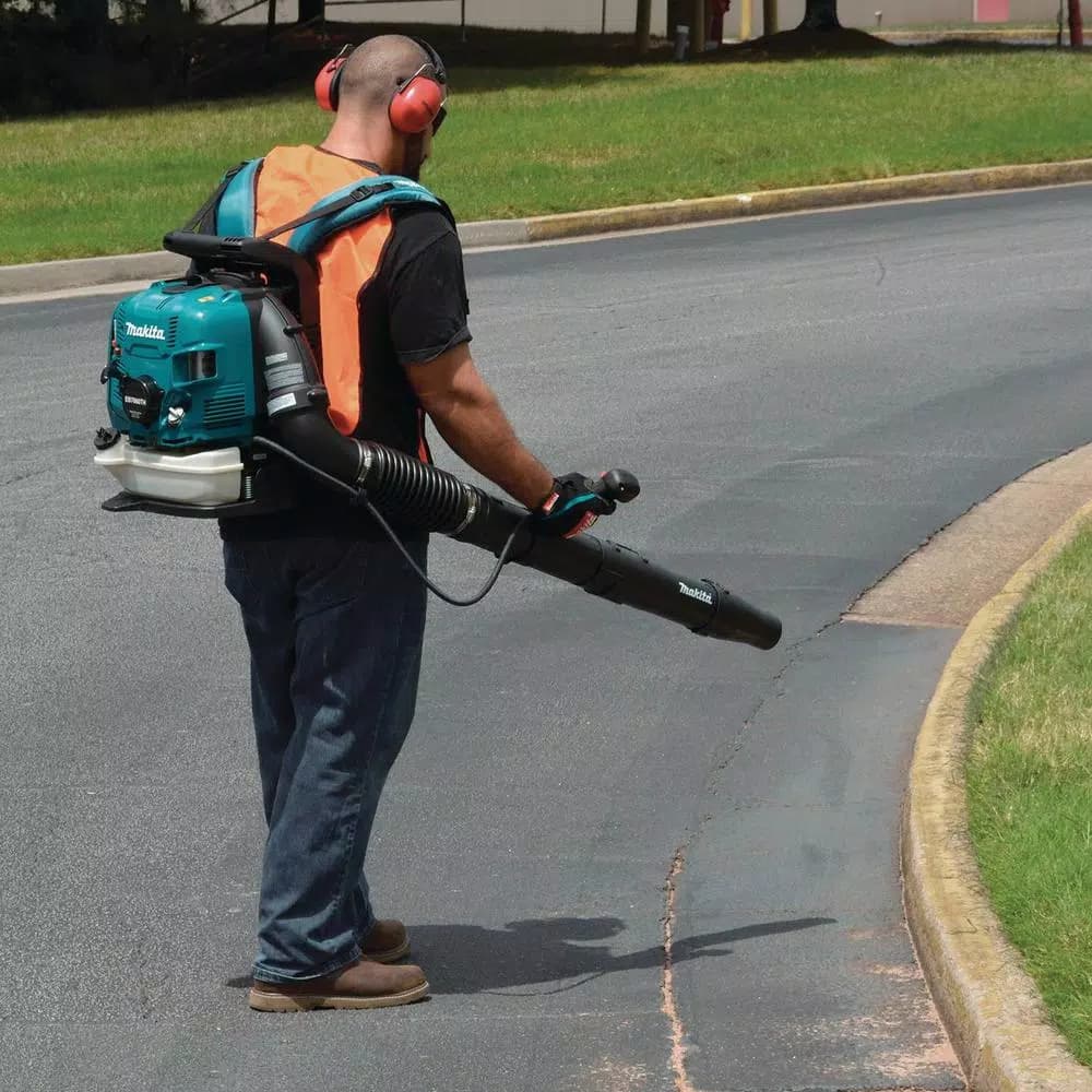 Makita EB7660TH 75.6 cc MM4 4-Stroke Gas Backpack Blower, 206 MPH, 706 CFM