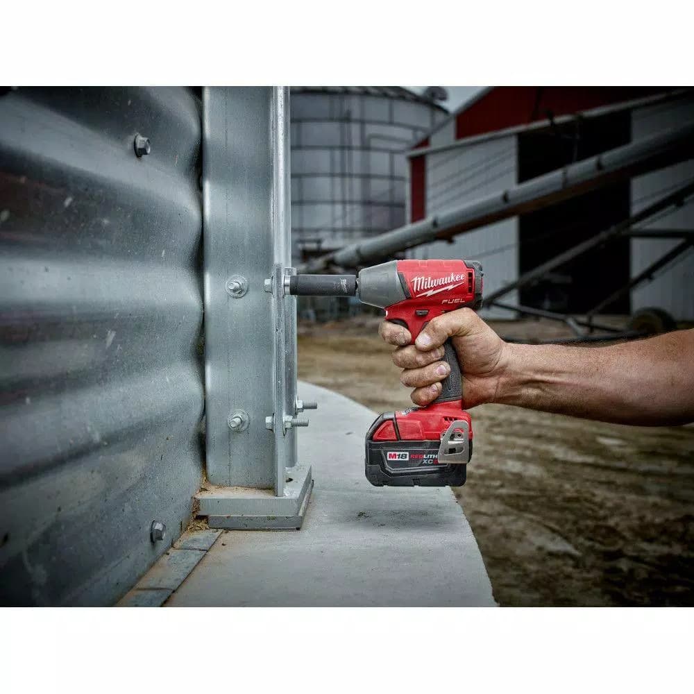 Milwaukee M18 FUEL 1/2 in. Compact Impact Wrench Kit with 9-Piece SHOCKWAVE Socket Set