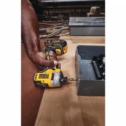 DEWALT 20V MAX ATOMIC 1/4 in. Brushless Compact Impact Driver Kit with 4 Batteries and Charger thumbnail 13