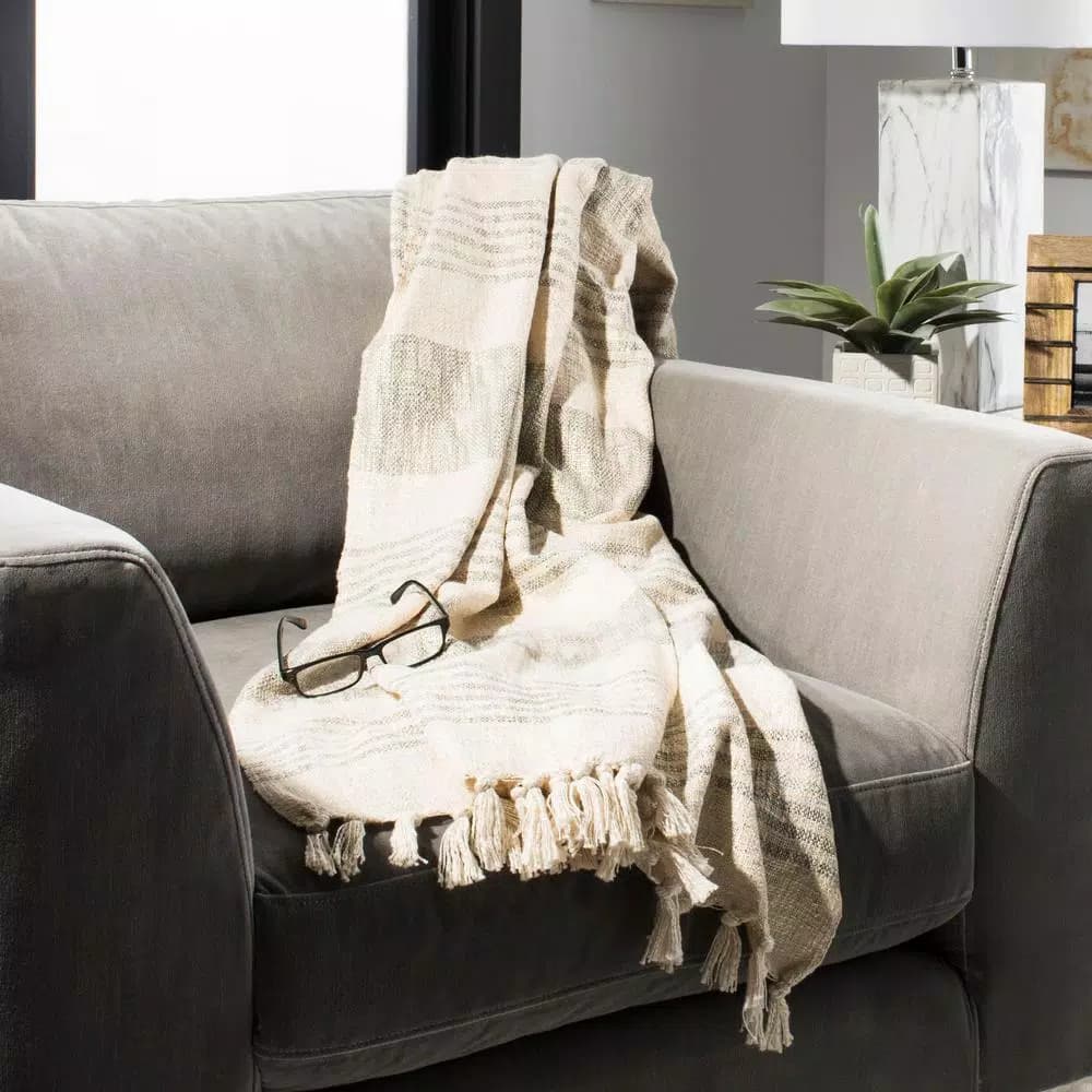 Safavieh Voleta White and Gold Striped Cotton Throw Blanket with Fringe