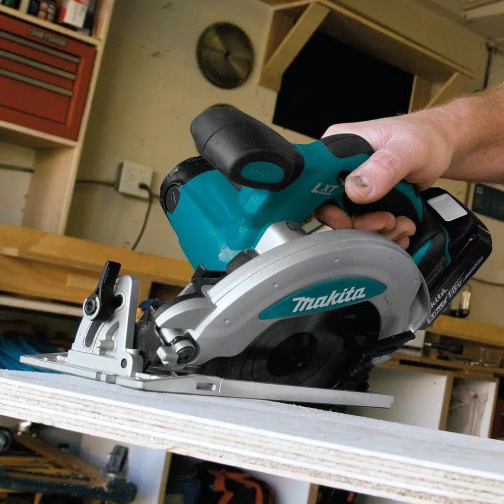 Makita 18V LXT Cordless 6-1/2 in. Circular Saw Kit with 2 5.0 Ah Batteries and Charger