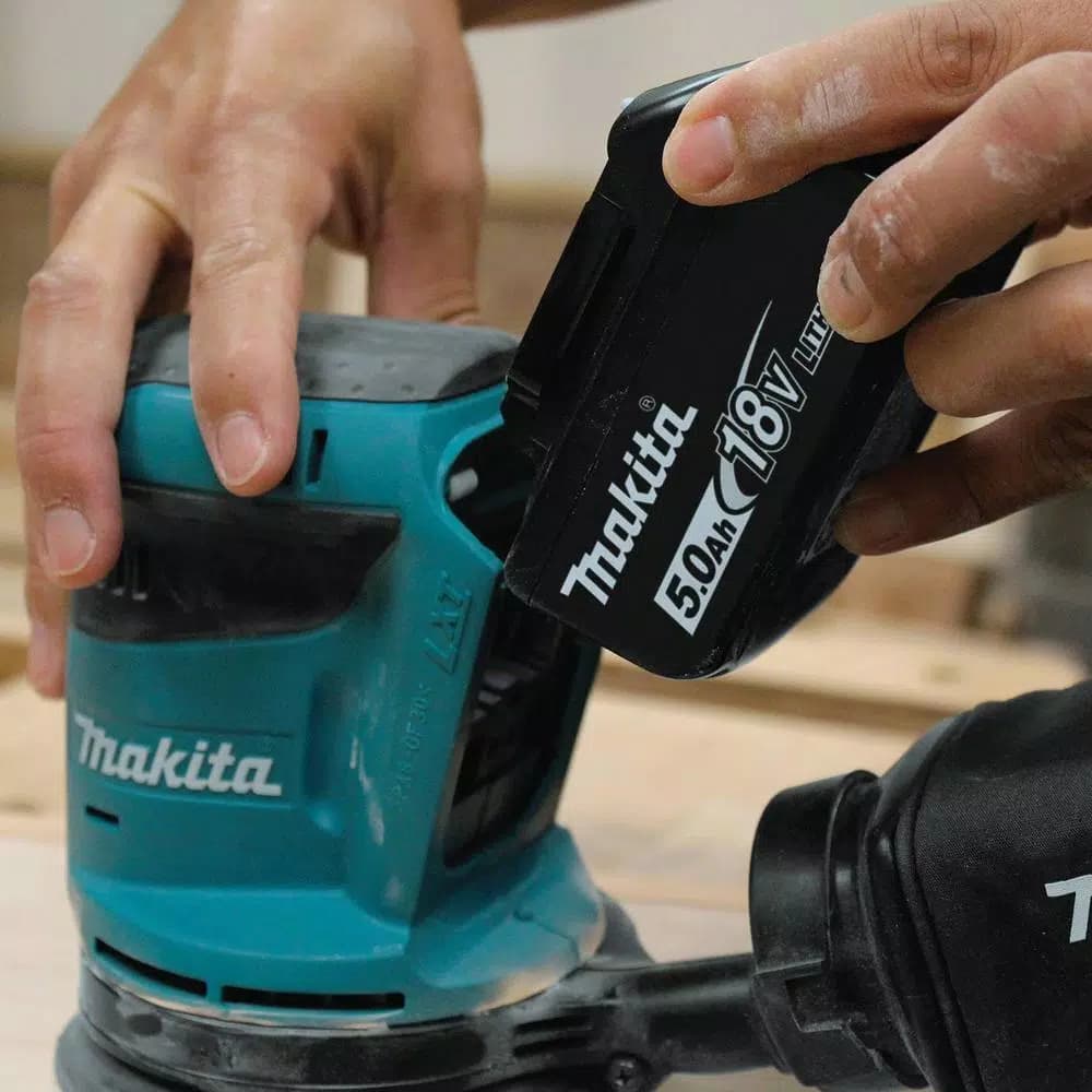 Makita 18V LXT Lithium-Ion 5 in. Random Orbit Sander Kit with 5.0Ah Battery and Charger
