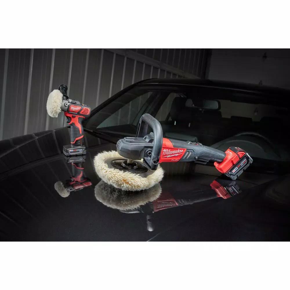 Milwaukee M18 FUEL 7 in. Variable Speed Cordless Polisher Kit with (2) 5.0 Ah Batteries & Pads