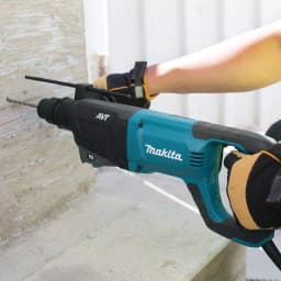 Makita 8 Amp 1 in. SDS-Plus Corded Rotary Hammer Drill with AVT and Hard Case thumbnail 4
