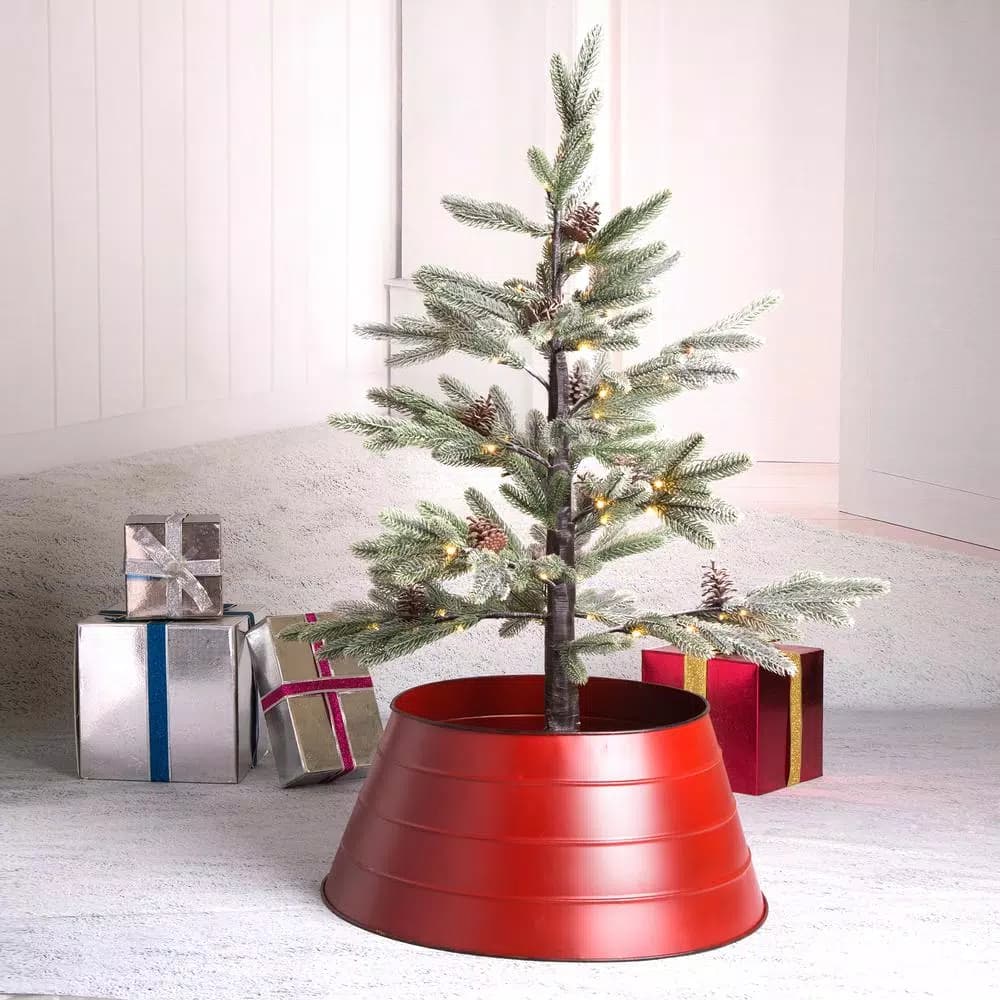 Glitzhome 22 in. Red Painted Metal Christmas Tree Collar - Rustic Holiday Decor