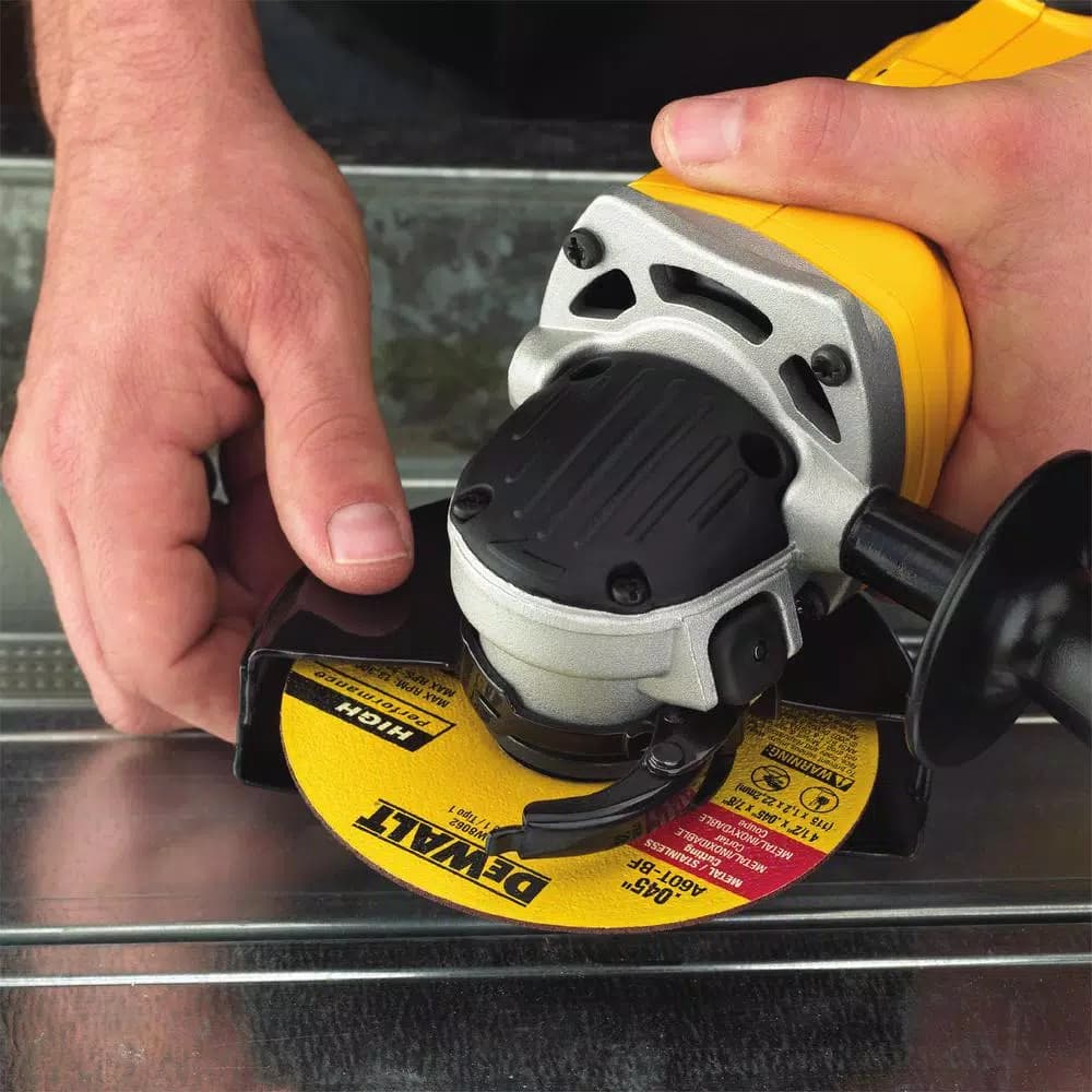 DEWALT 20V MAX XR Brushless 4-Tool Combo Kit with FLEXVOLT 6.0Ah & 2.0Ah Batteries