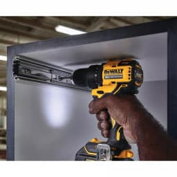 DEWALT 20V MAX ATOMIC Brushless 1/2 in. Drill/Driver and 6-1/2 in. Circular Saw Combo Kit thumbnail 6