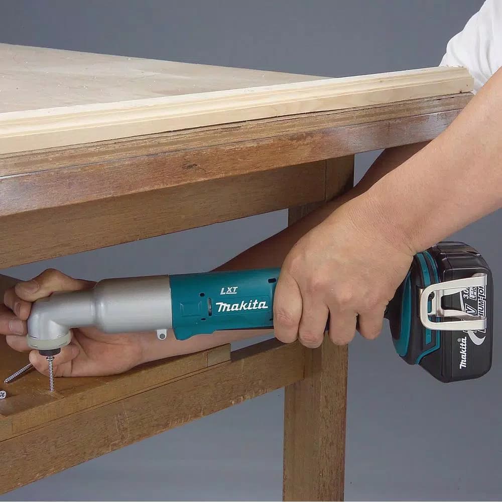 Makita 18V LXT Cordless Angle Impact Driver Kit with (2) 3.0Ah Batteries, Charger, and Tool Bag