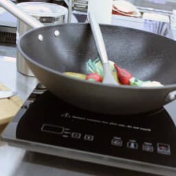 BergHOFF Geminis 13.5 in. Spun Cast Iron Wok with 3-Layer Non-Stick Ceramic Coating thumbnail 4