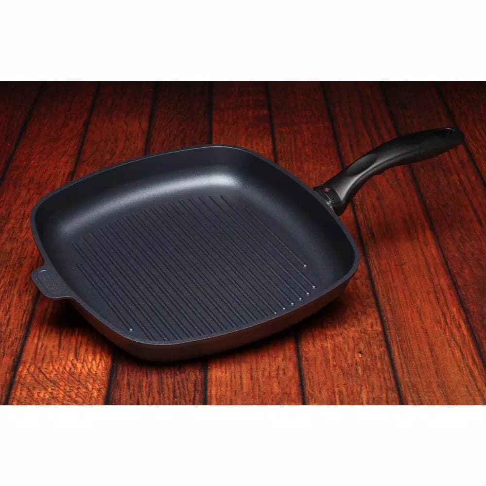 Swiss Diamond Classic Series 12 in. Cast Aluminum Nonstick Square Grill Pan, Gray