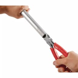Milwaukee 7 in. Diagonal Cutting Pliers with Iron Carbide Edge and Comfort Grip thumbnail 3