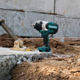 Makita 18V LXT Brushless Cordless High Torque 1/2 in. Square Drive Impact Wrench with 5.0 Ah Battery thumbnail 2