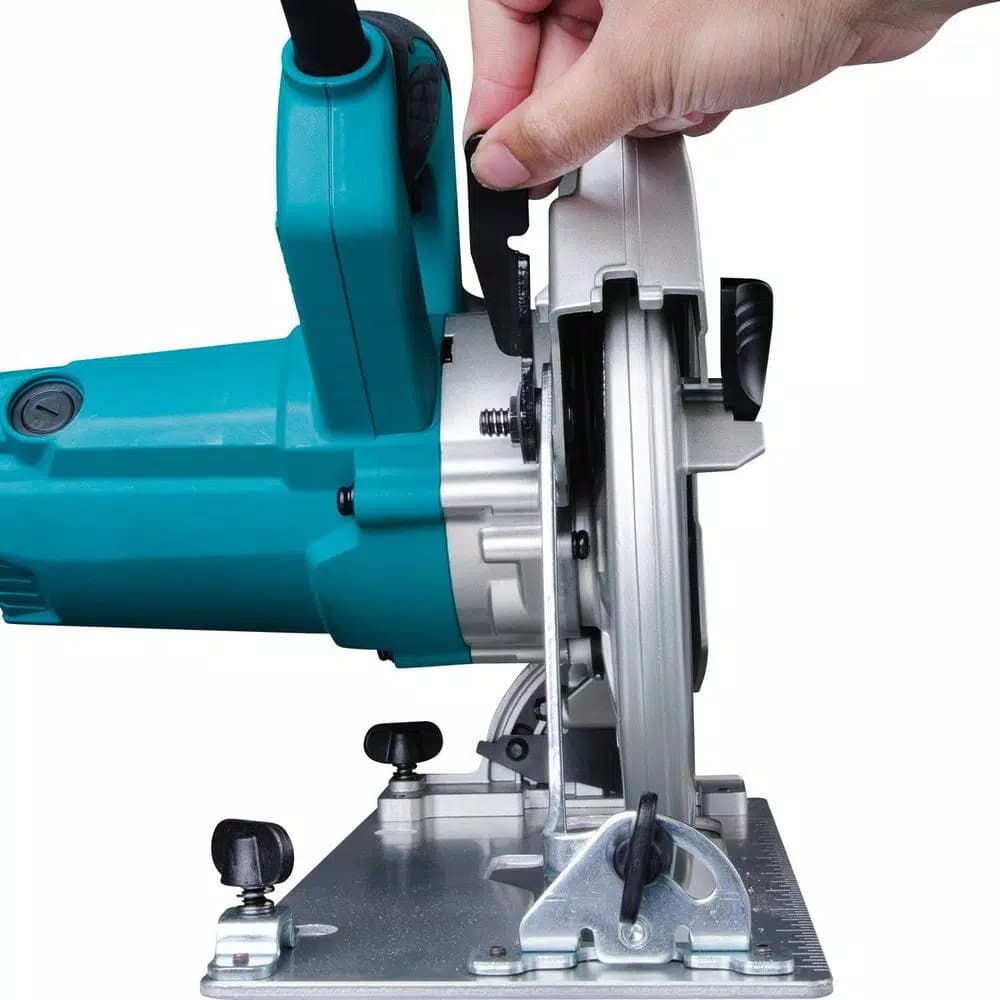 Makita HS7610 7-1/4 in. 14 Amp Corded Circular Saw with 24T Framing Blade