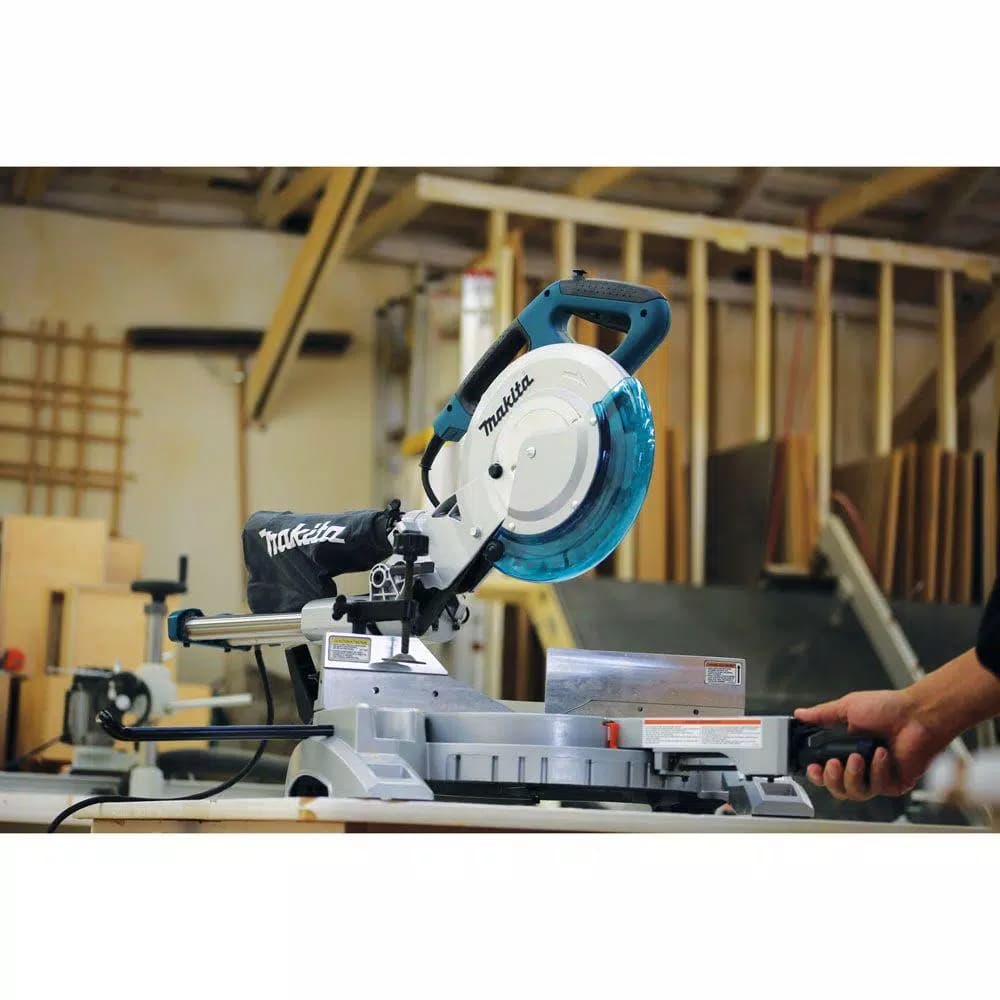 Makita 10 in. 13 Amp Sliding Compound Miter Saw