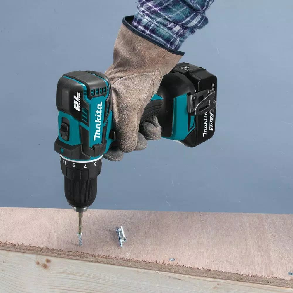 Makita 18V LXT Brushless 1/2 in. Driver-Drill Kit with 3.0Ah Battery and Charger