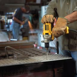 DEWALT DWD215G 1/2 in. 10 Amp Variable Speed Corded Drill with Keyless Chuck thumbnail 4
