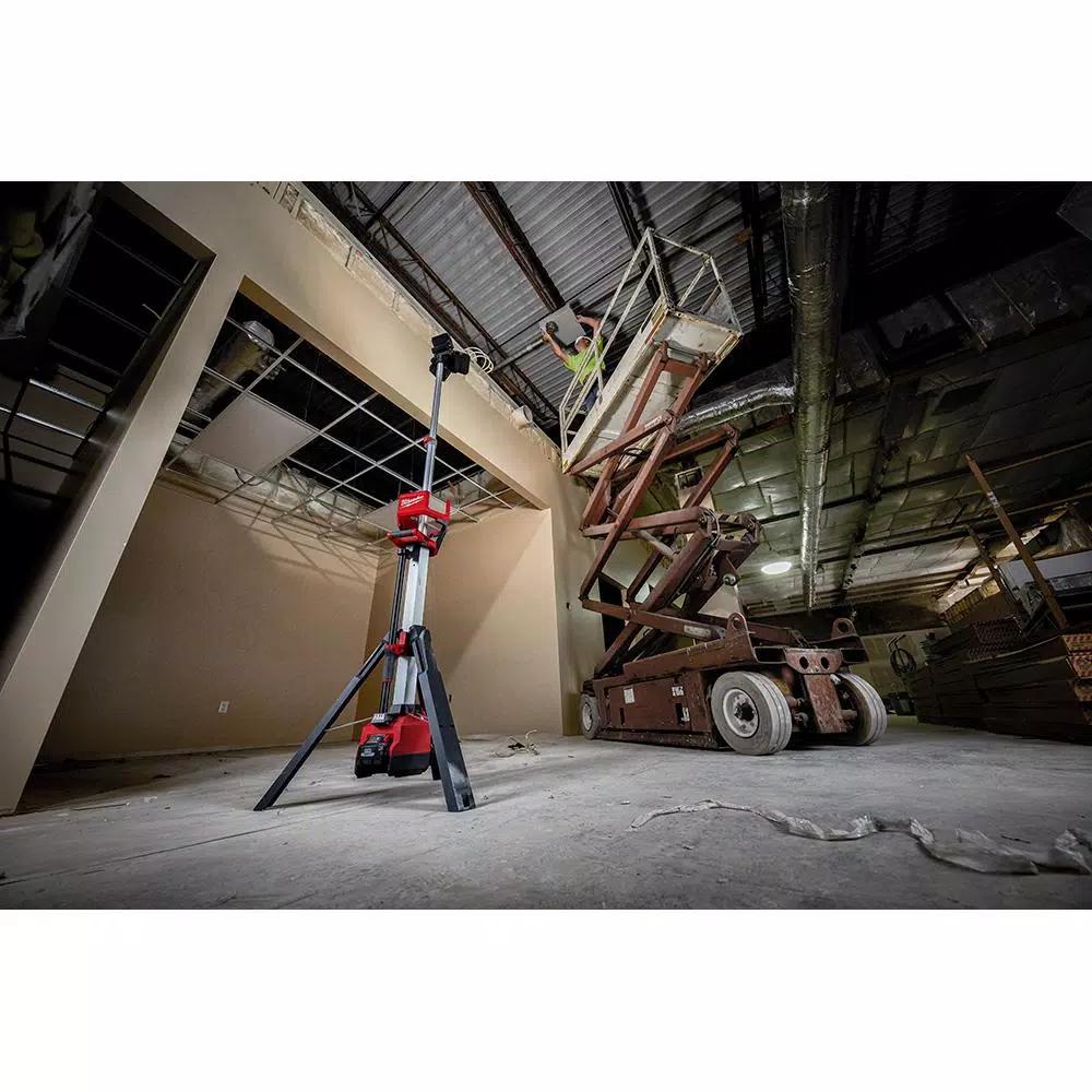 Milwaukee M18 ROCKET LED Tower Light/Charger Kit with 8.0 Ah Battery