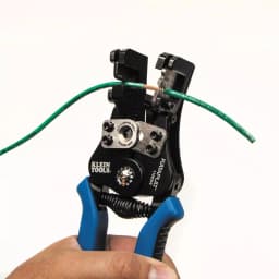 Klein Tools Katapult Wire Stripper and Cutter for 8-20 AWG Solid and 10-22 AWG Stranded Wire thumbnail 2
