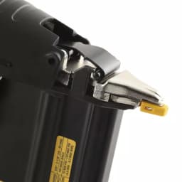 DEWALT 18-Gauge Pneumatic Brad Nailer, 5/8 in. to 2-1/8 in. thumbnail 3