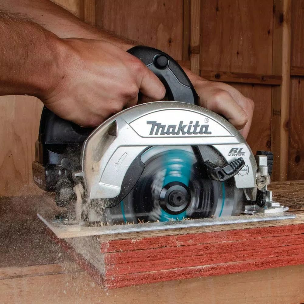 Makita 18V LXT Sub-Compact Brushless 6-1/2" Cordless Circular Saw Kit (2.0 Ah)