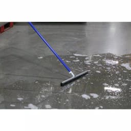 Ettore Wipe'n 18 in. Dry Floor Squeegee with 53 in. Aluminum Handle thumbnail 2