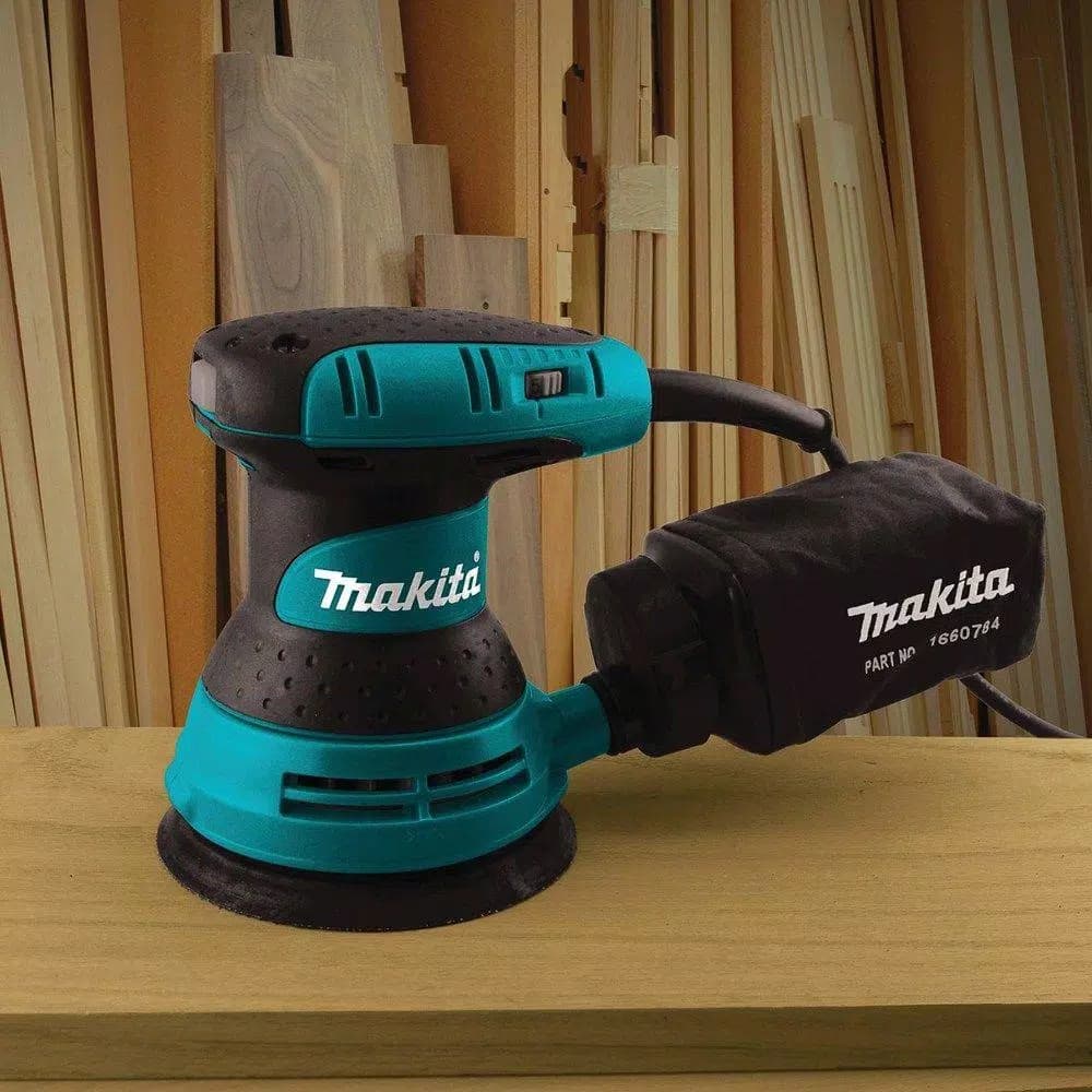 Makita BO5031K 5 in. Corded Random Orbital Sander with Variable Speed and Tool Case