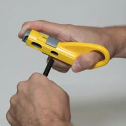 Klein Tools Coax Combination Radial Stripper for RG6, RG59, RG11, and RG7 Cables thumbnail 4