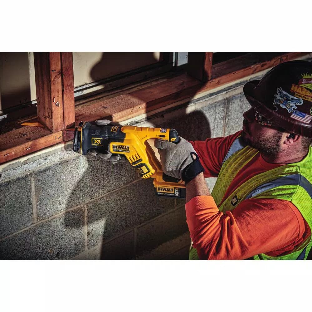 DEWALT 20V MAX XR Brushless Compact Reciprocating Saw Kit with 3.0 Ah Battery and Charger