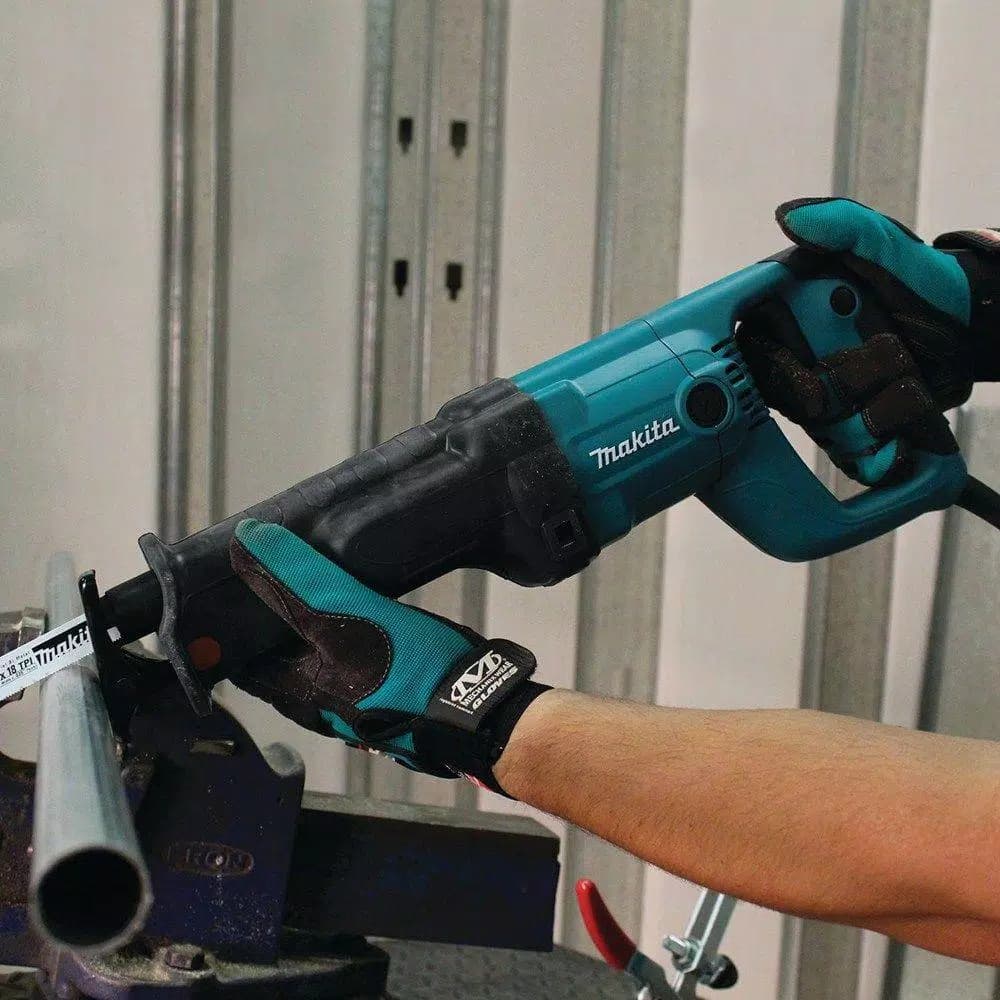 Makita 11 Amp Corded Variable Speed Reciprocating Saw with Hard Case