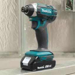 Makita 18V LXT Cordless 1/4 in. Impact Driver Kit with 1.5 Ah Battery and Charger thumbnail 7